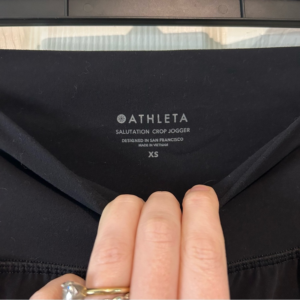 Athleta Salutation Crop Jogger in Black - Size XS - Picture 6 of 12